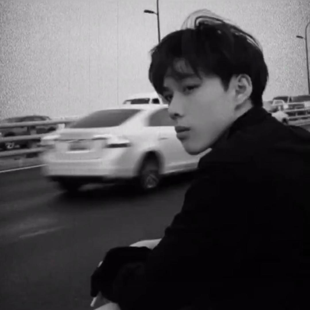 Wᴀɪᴛ ·