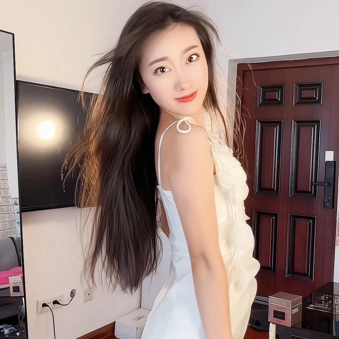 雨晴（穿搭在橱窗）