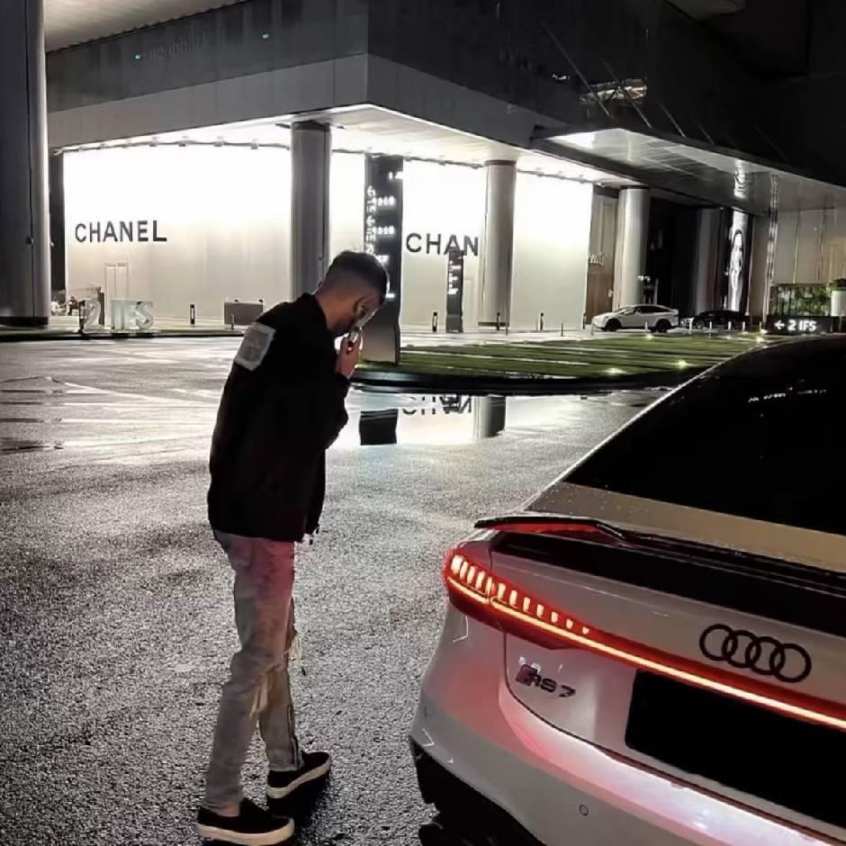 爱玩的猪