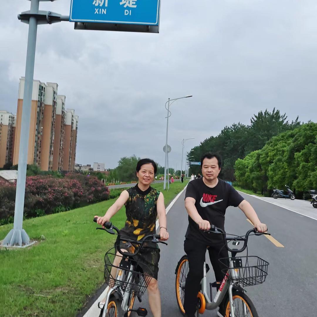 走着走着花开了