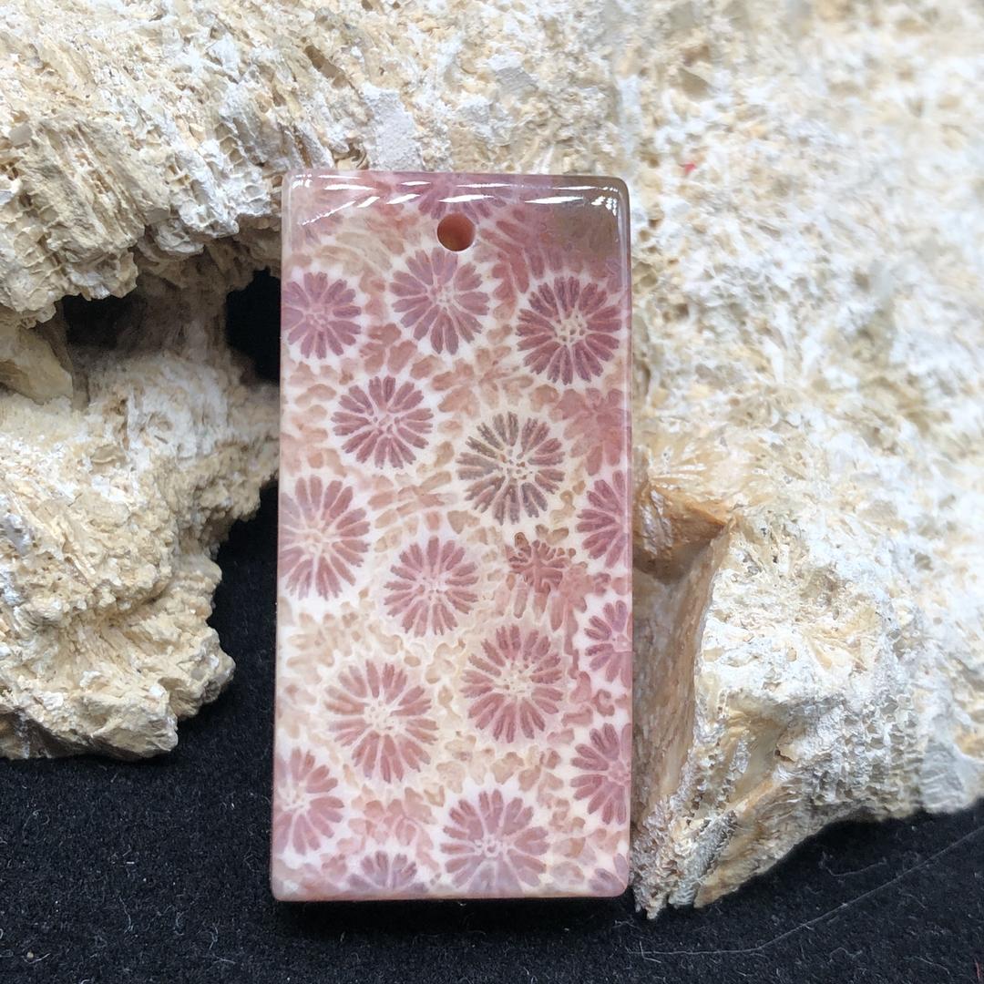 海底秘色珊瑚玉