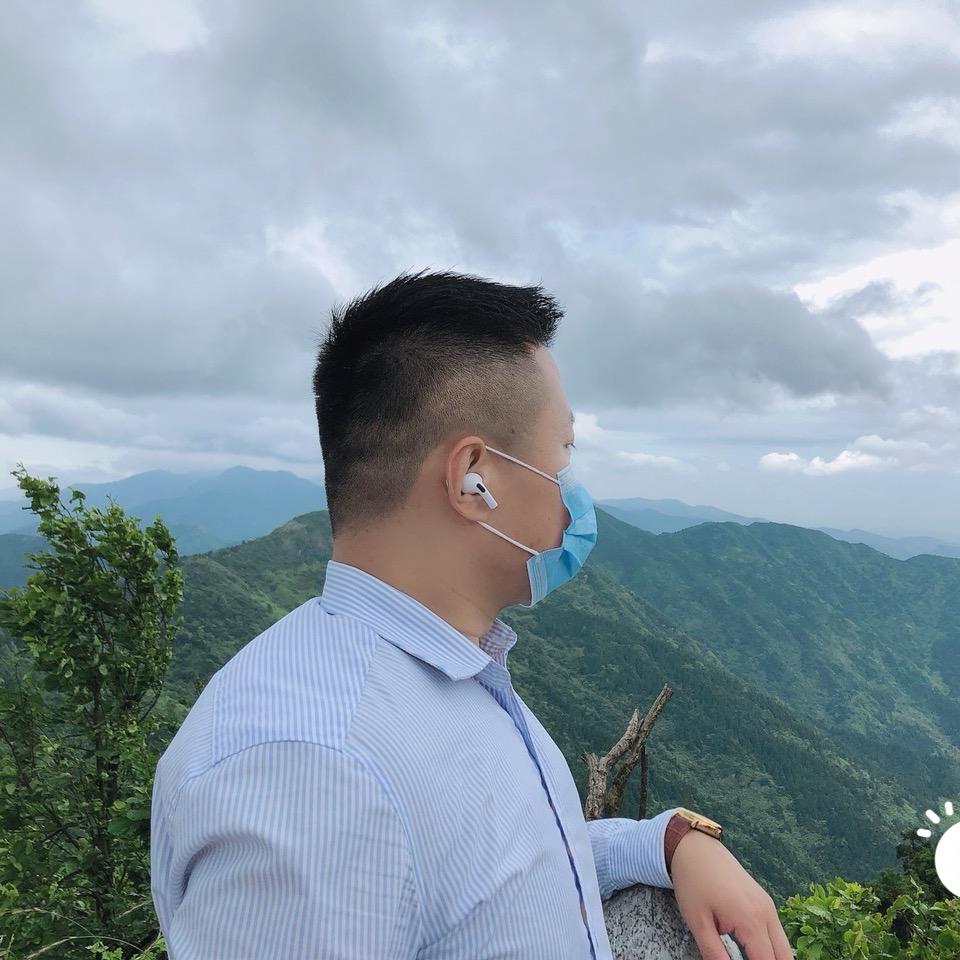 (美景别墅)盖别墅的村长