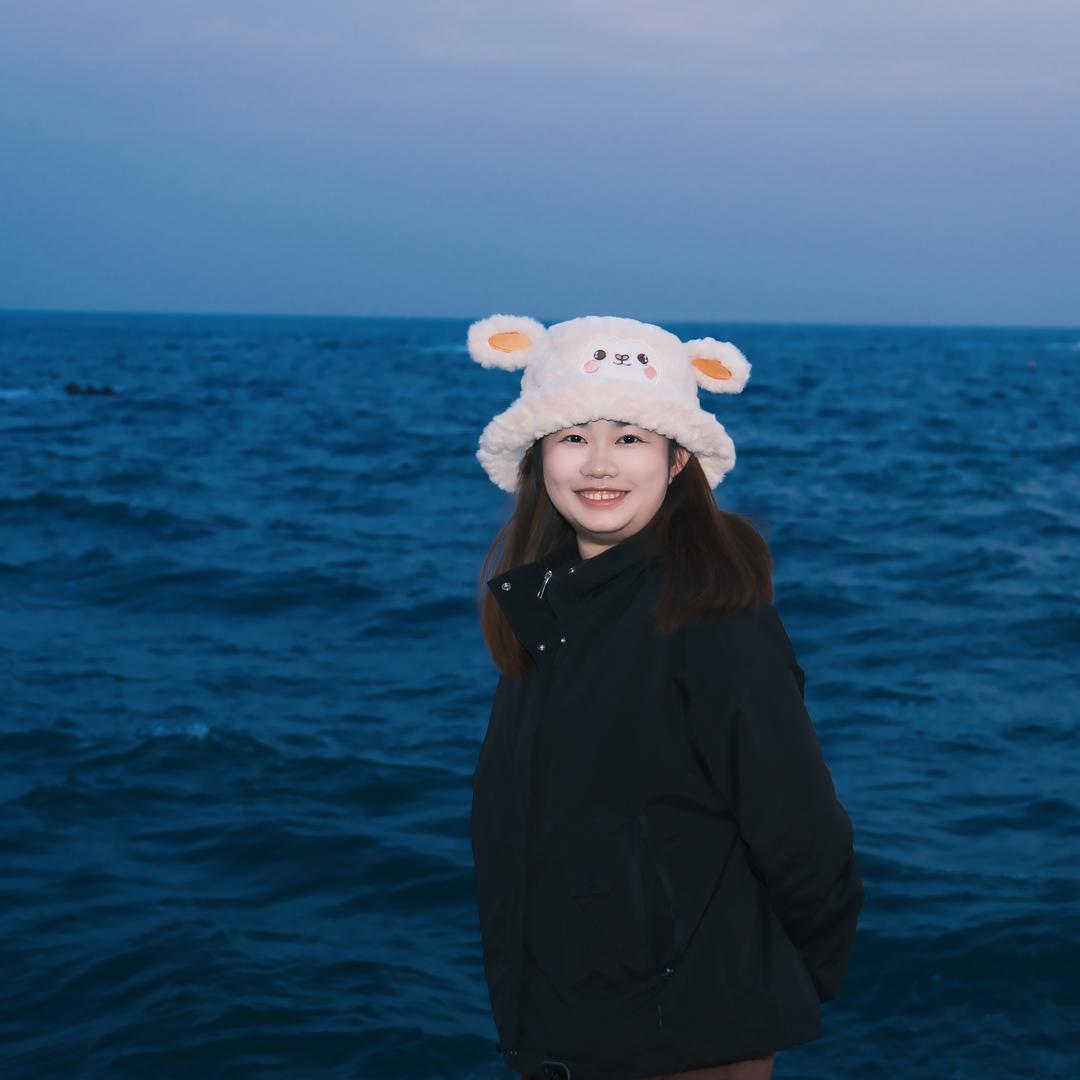 爱吃火锅🥘的小女孩