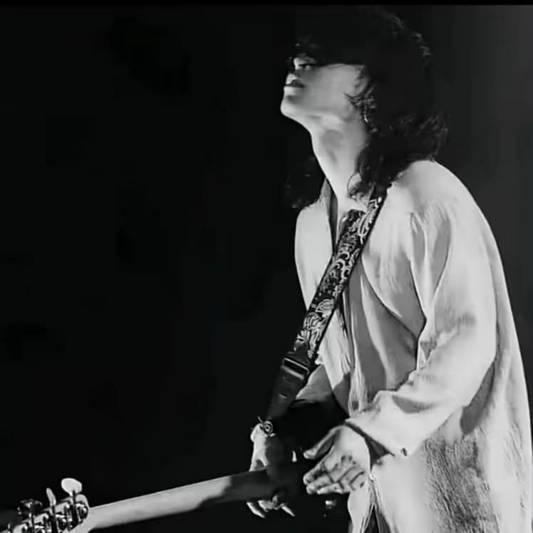 打瓦给自己打哭