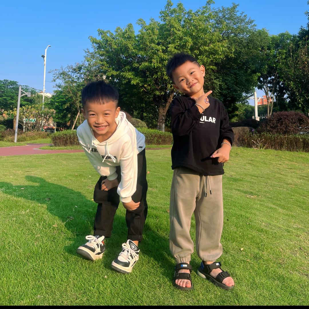 带娃的小芳