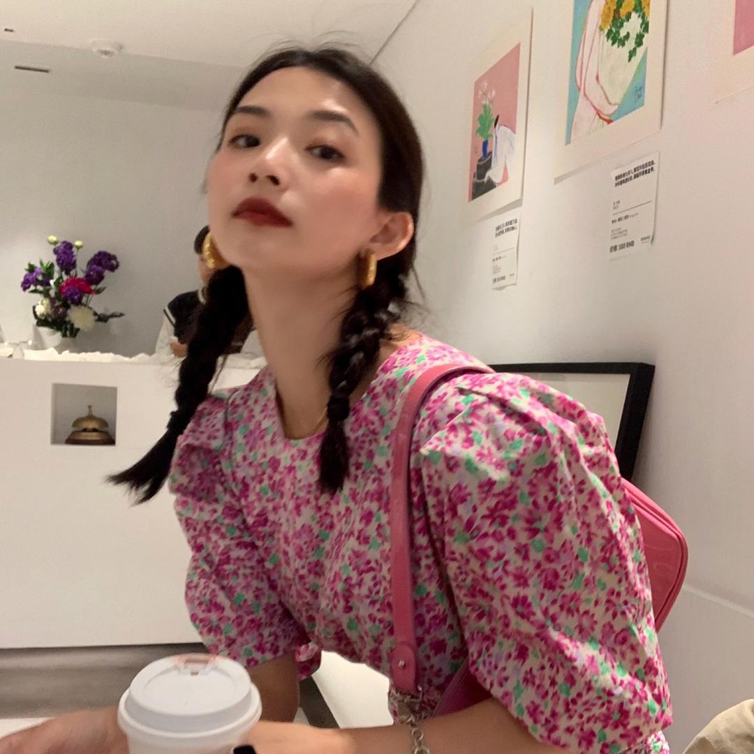 落落狷介 LUOLUOJUANJIE穿搭