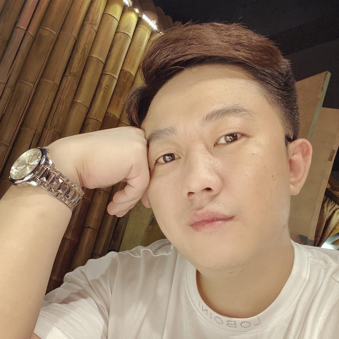 AAA 乌鲁木齐精神文明代表陈龙