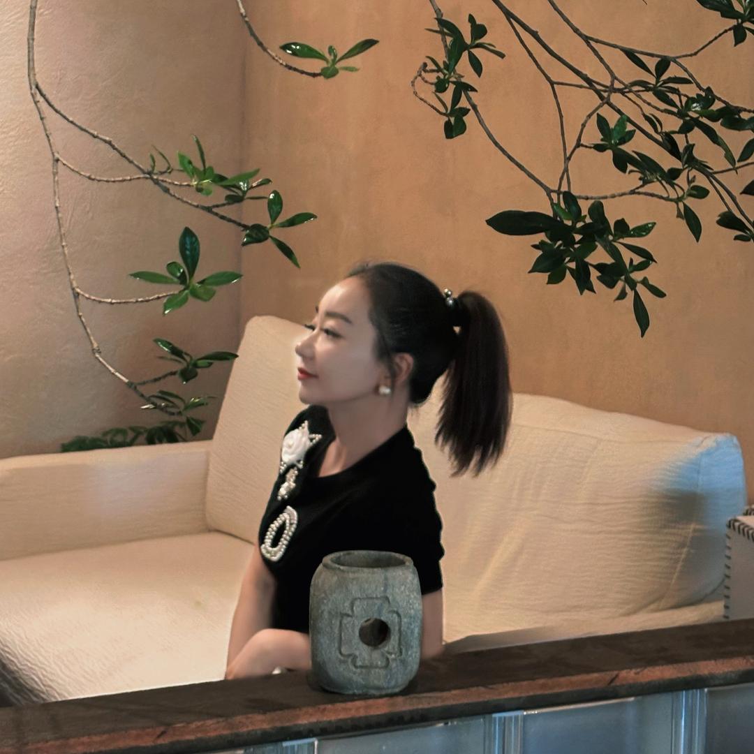 热舞💃辣妈小芳芳