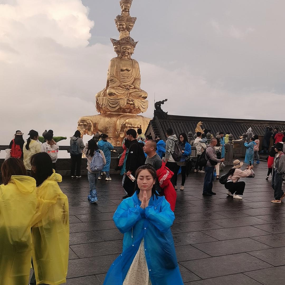 浅浅一笑💋