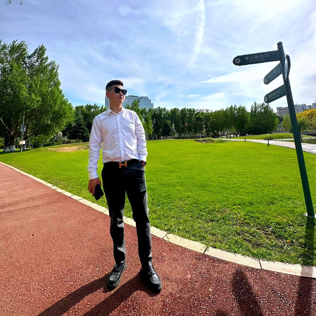 东豪《佟先生》