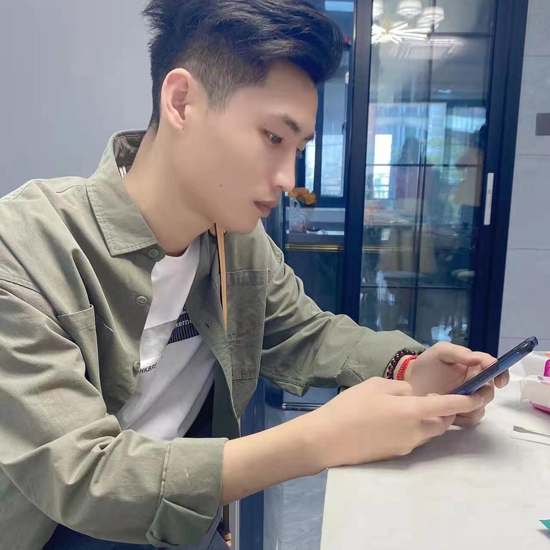 小石头招货车司机