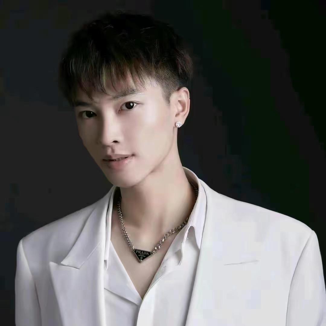 启大～