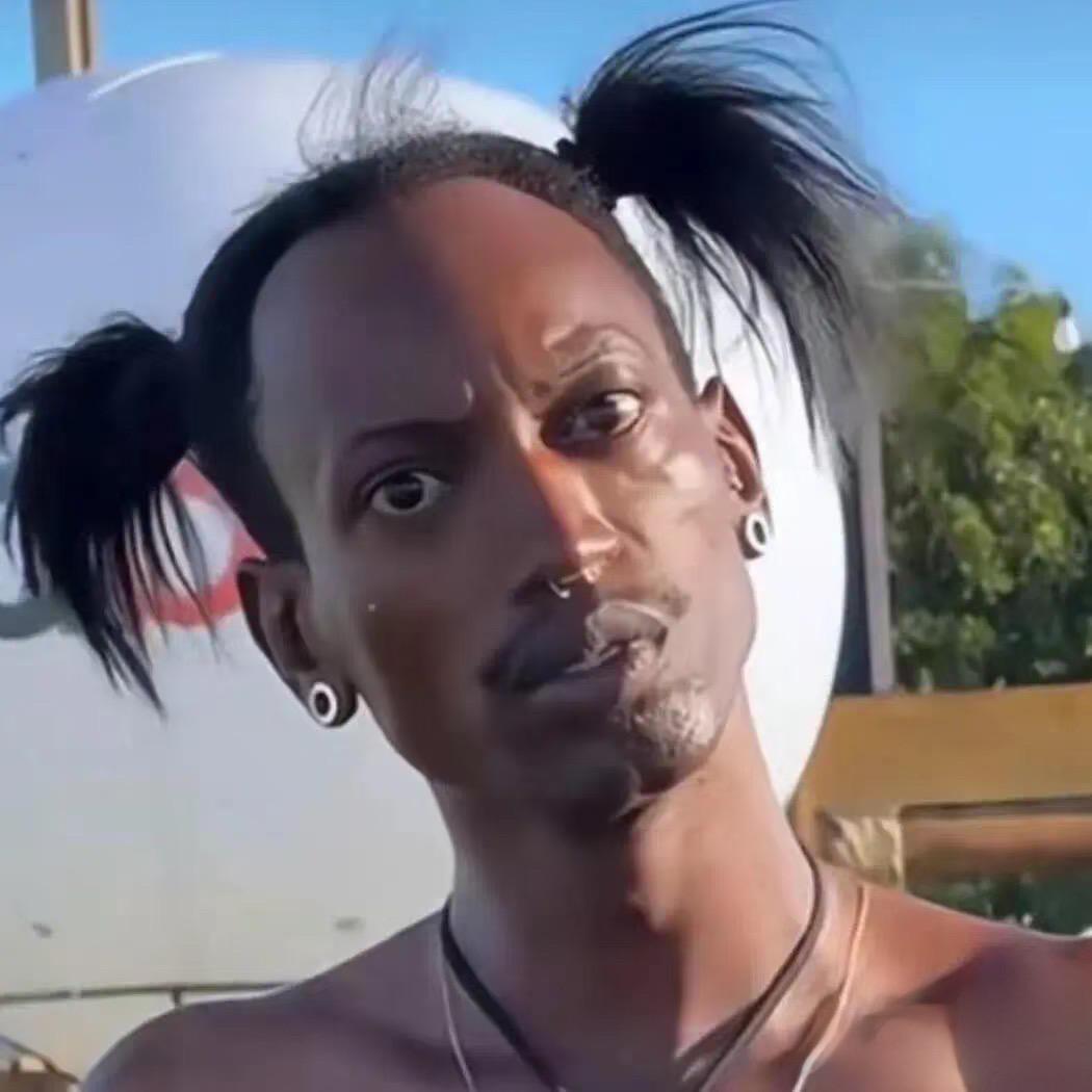 妈妈说傻子会跟着念很长的字