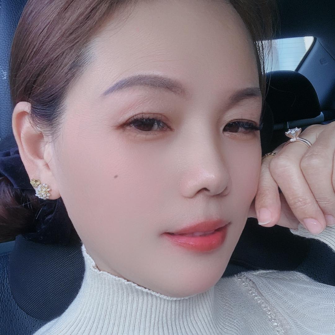 带刺的玫瑰
