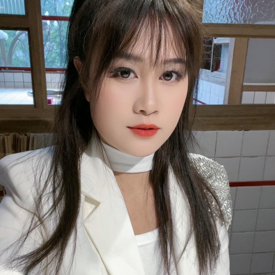 丽丽AK