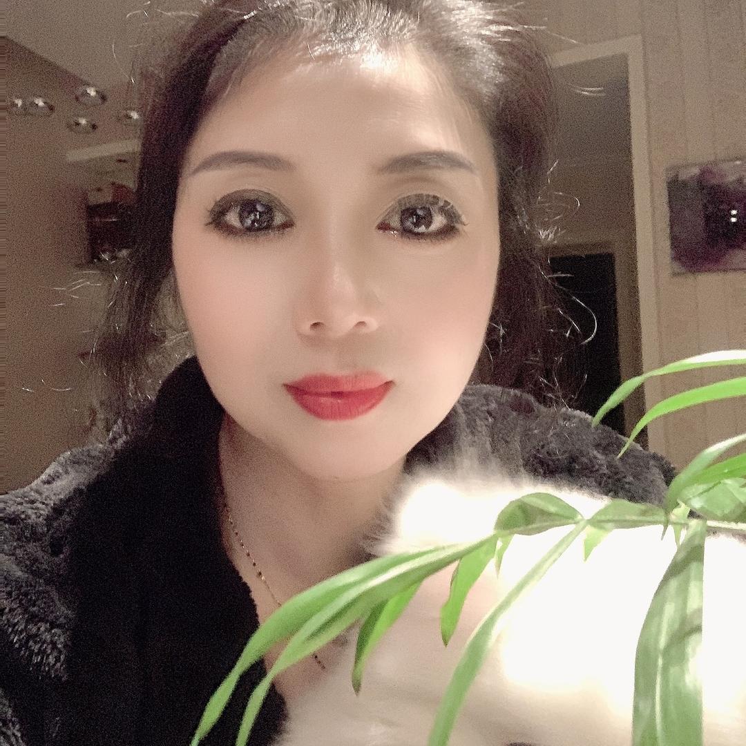 莉莉