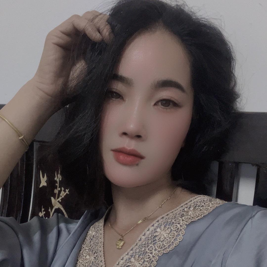 华