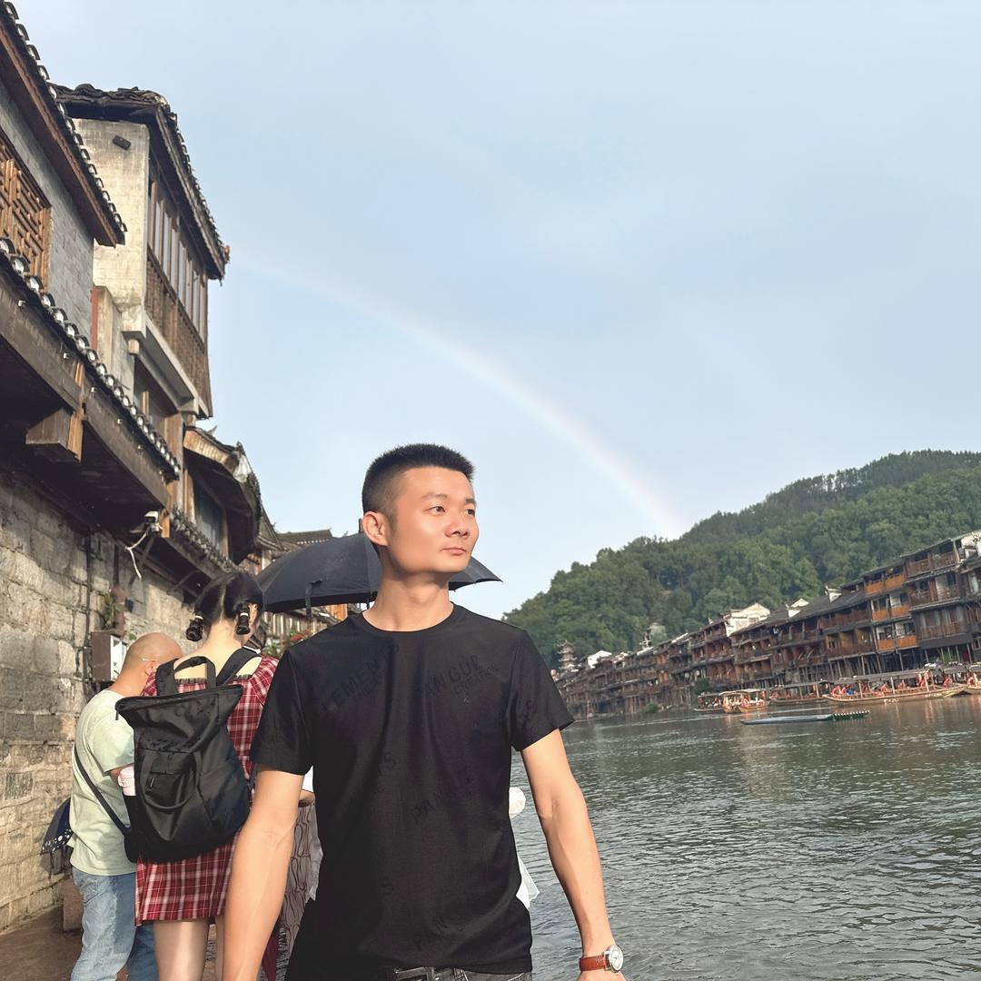 刘青云！