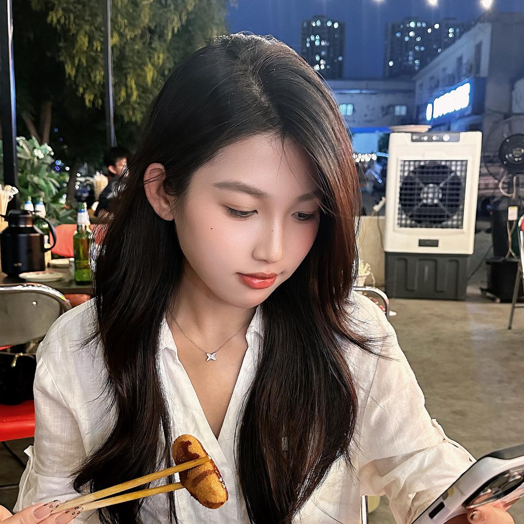 雯雯Luna