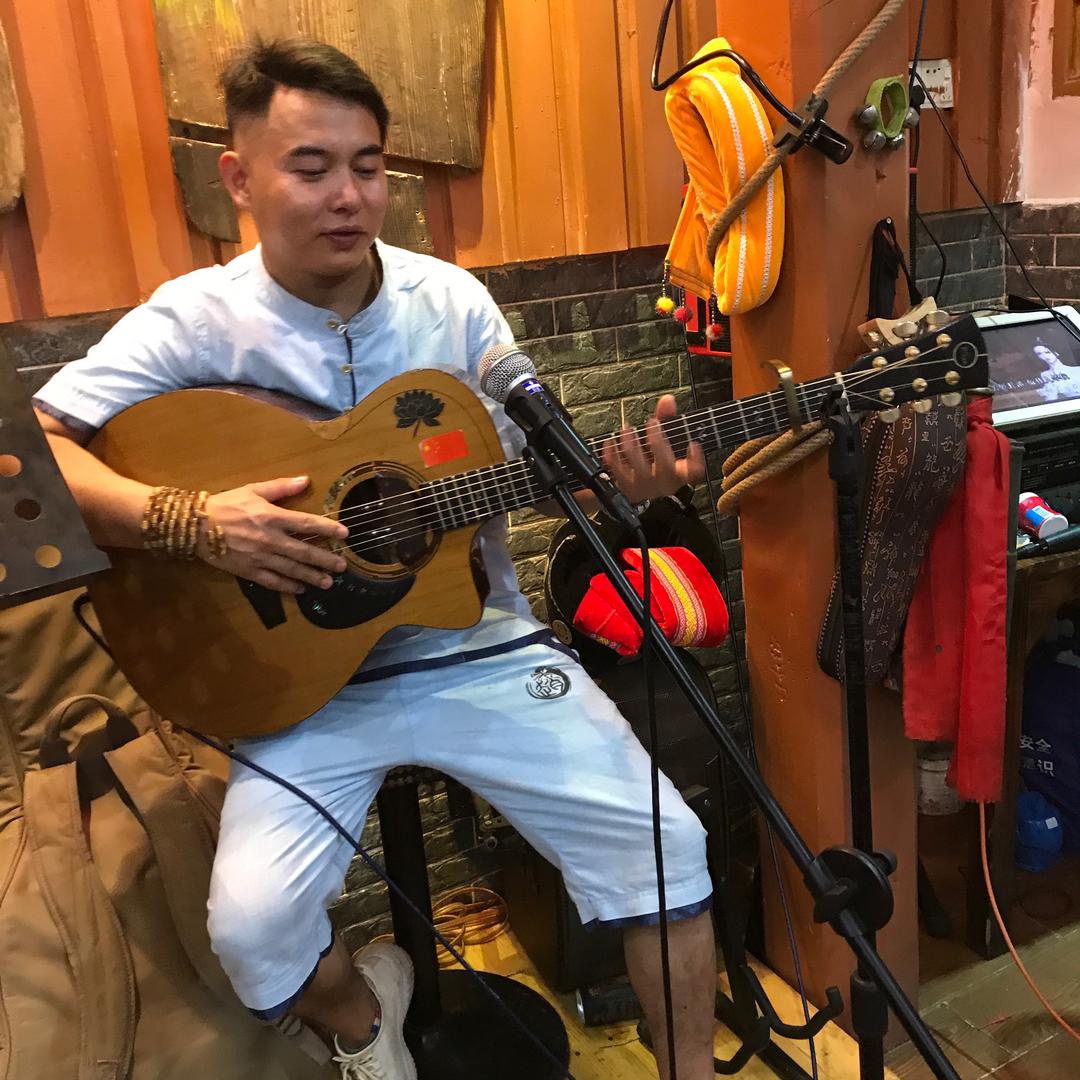 彝族💂🏻小王子🤡---（孜莫阿朴）