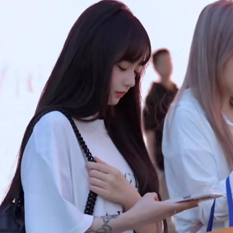 馥馥里~🧸ྀི