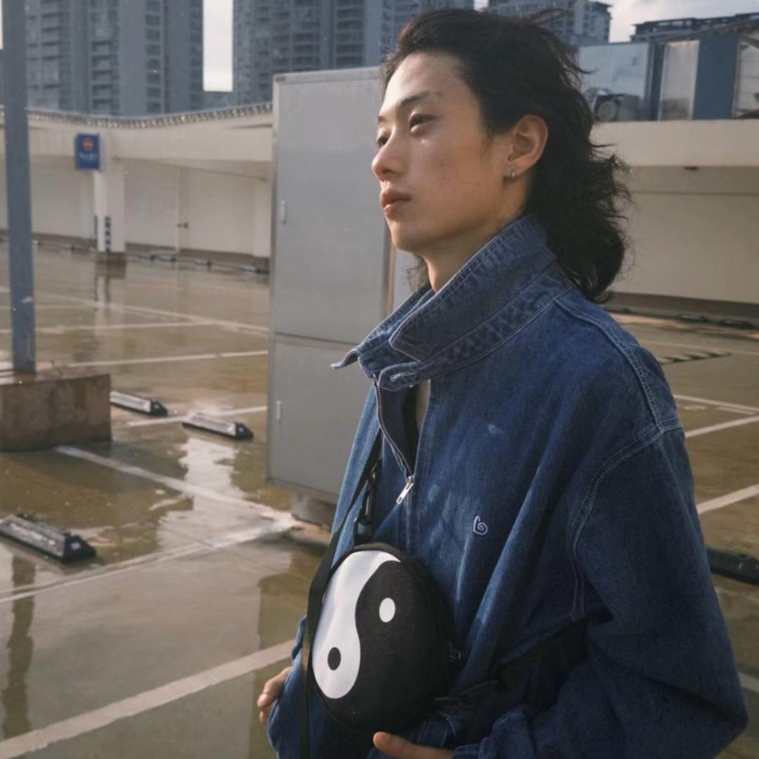 瞳