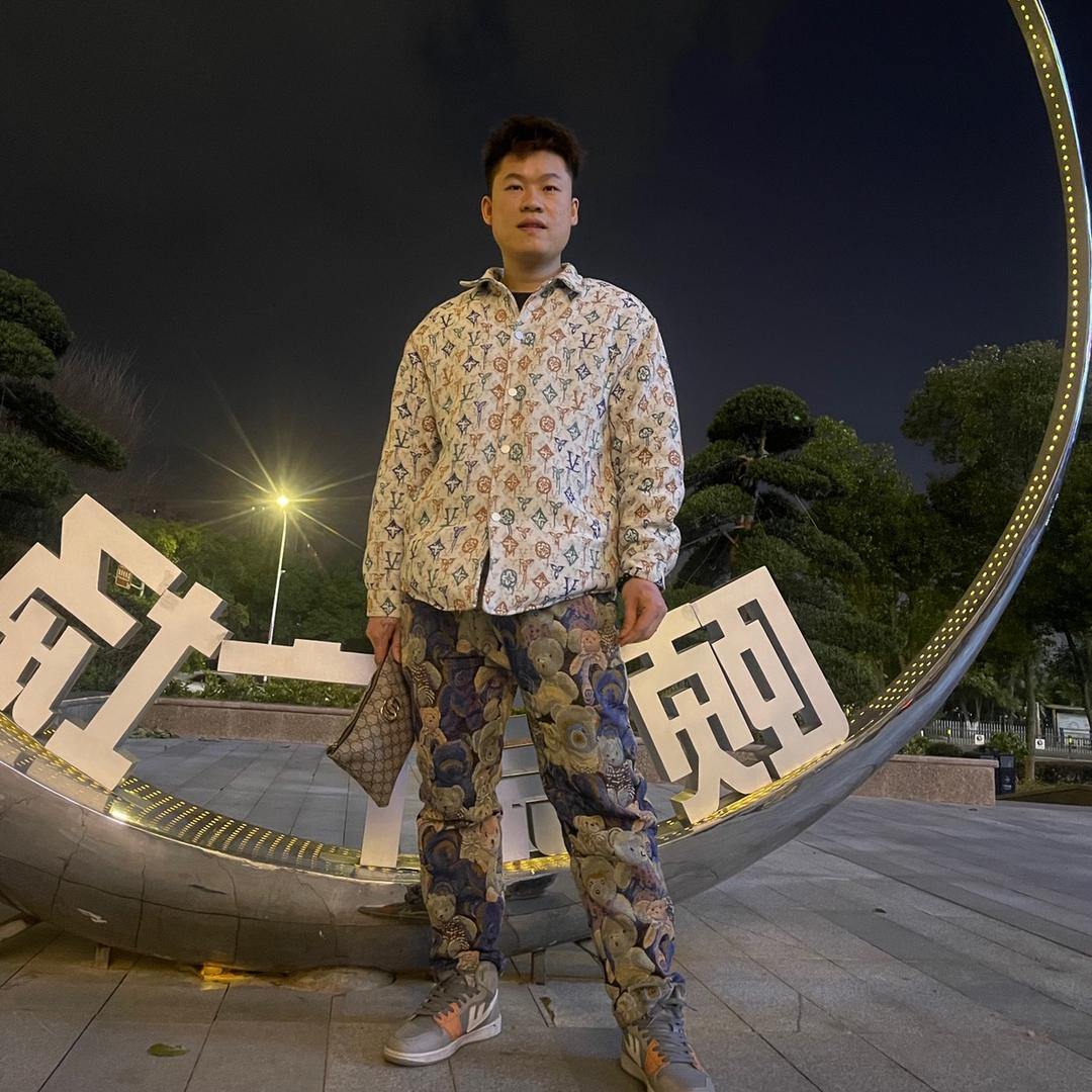 ️岁月苍白，人颜老