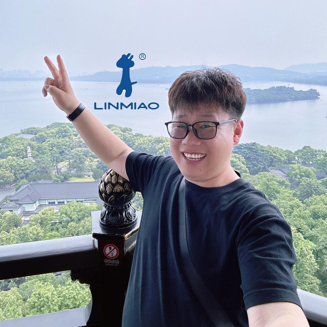 王老板的快乐生活·林淼童装伊旗店