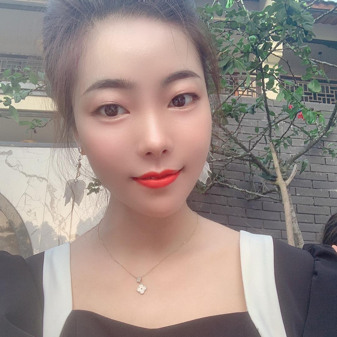 丸子头姑娘
