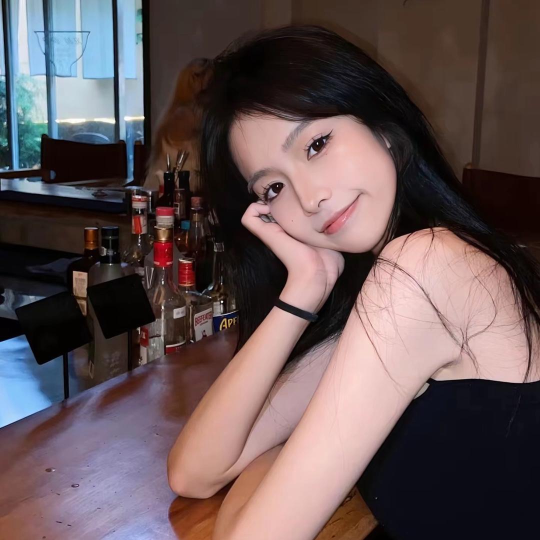白泡泡大美女