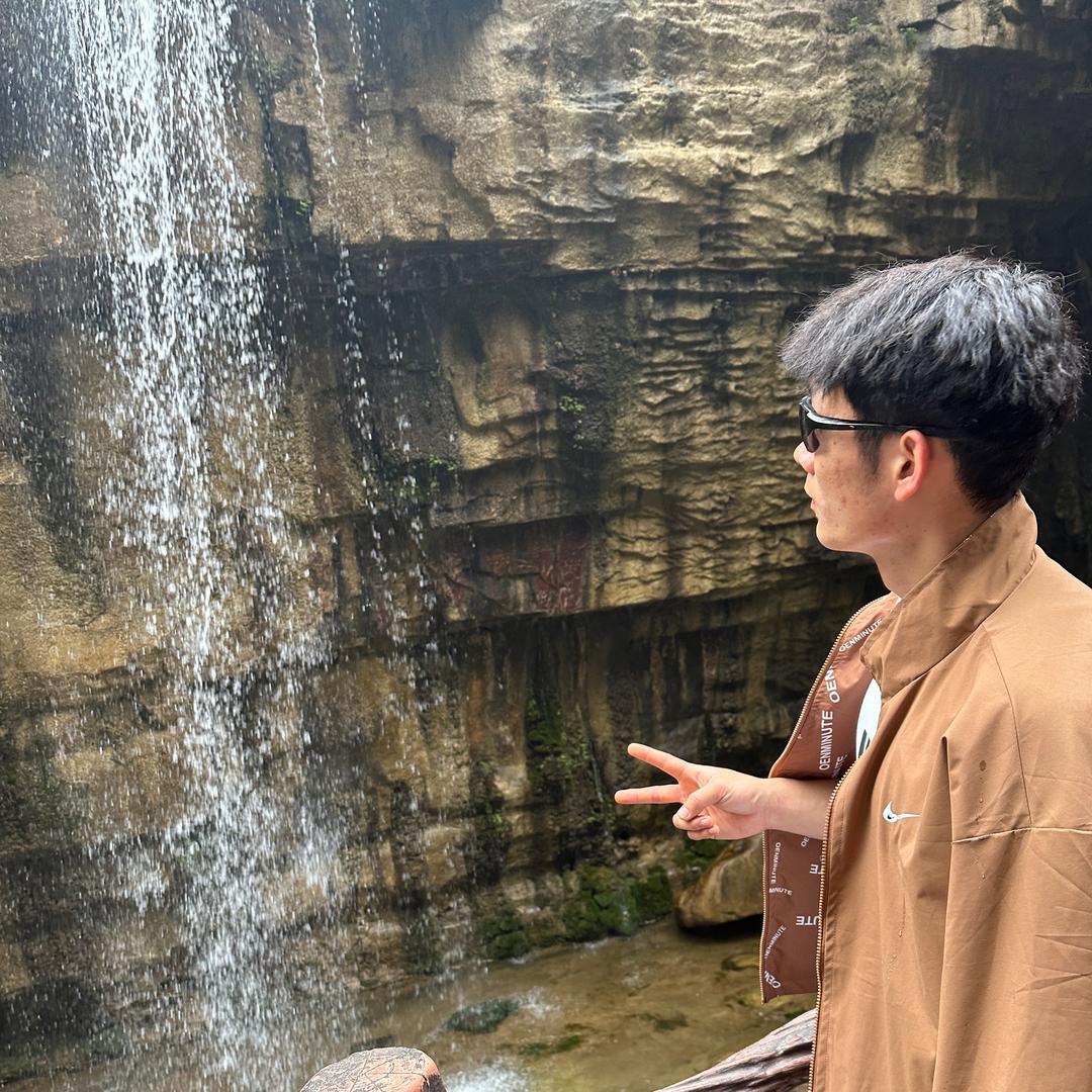 冷巷依旧如此