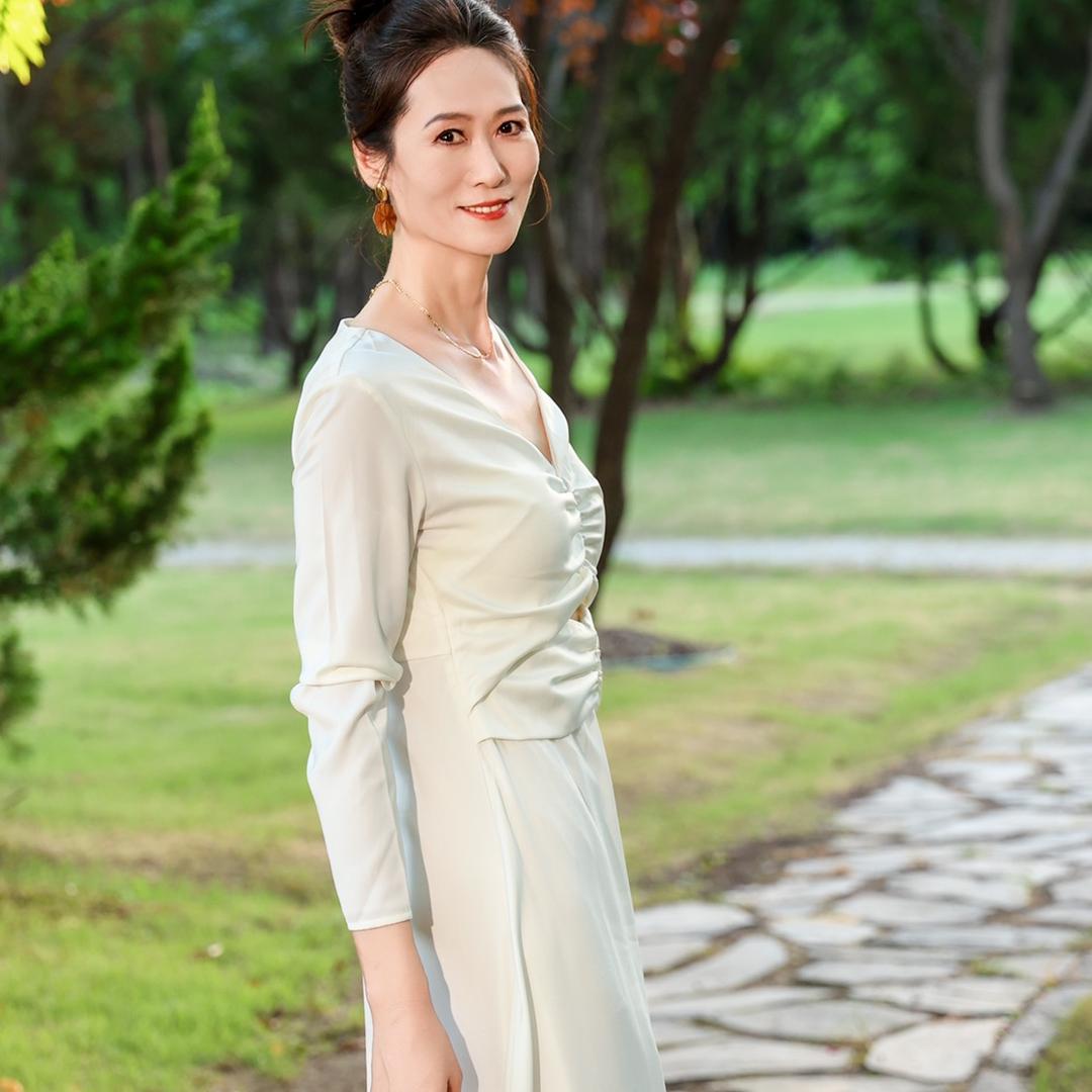 灿灿Model