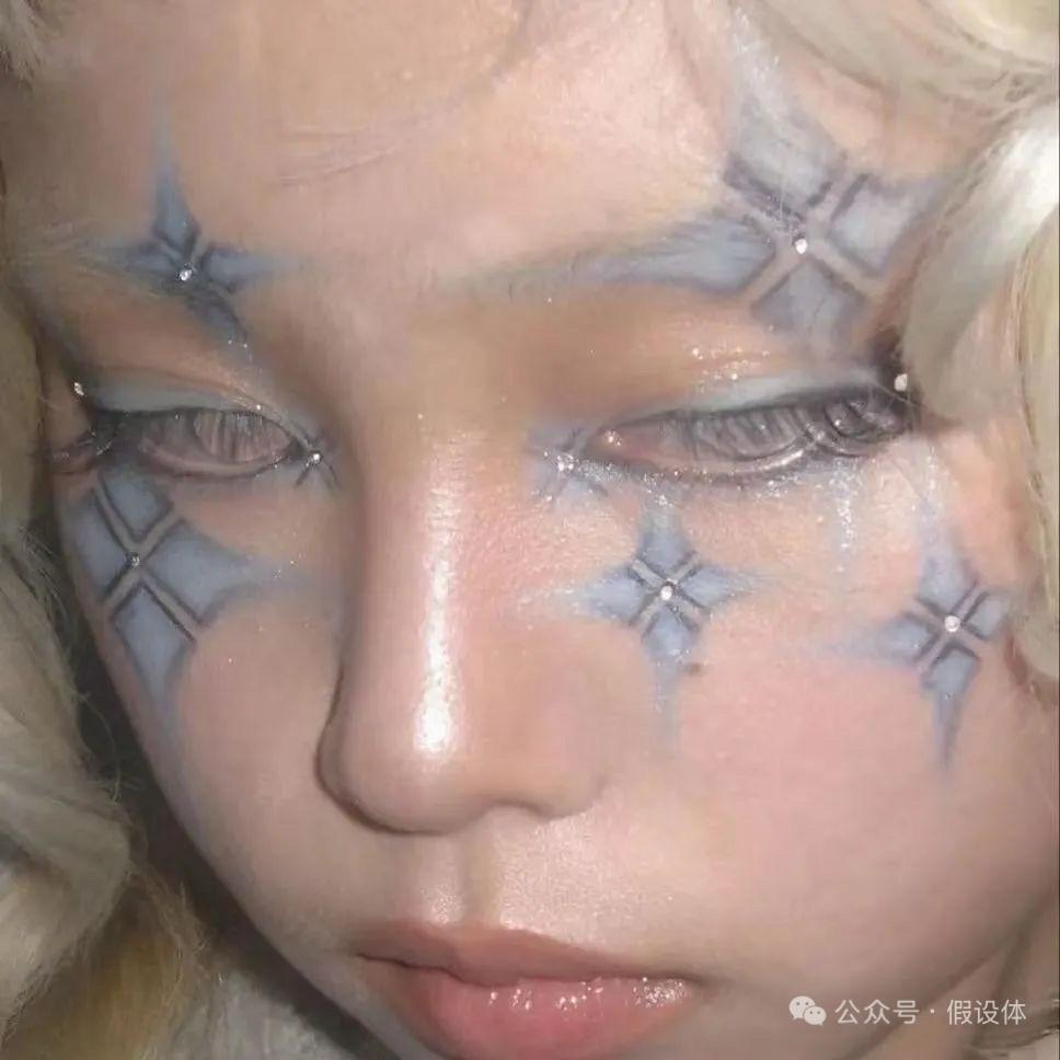 眼珠抠了也看不上你