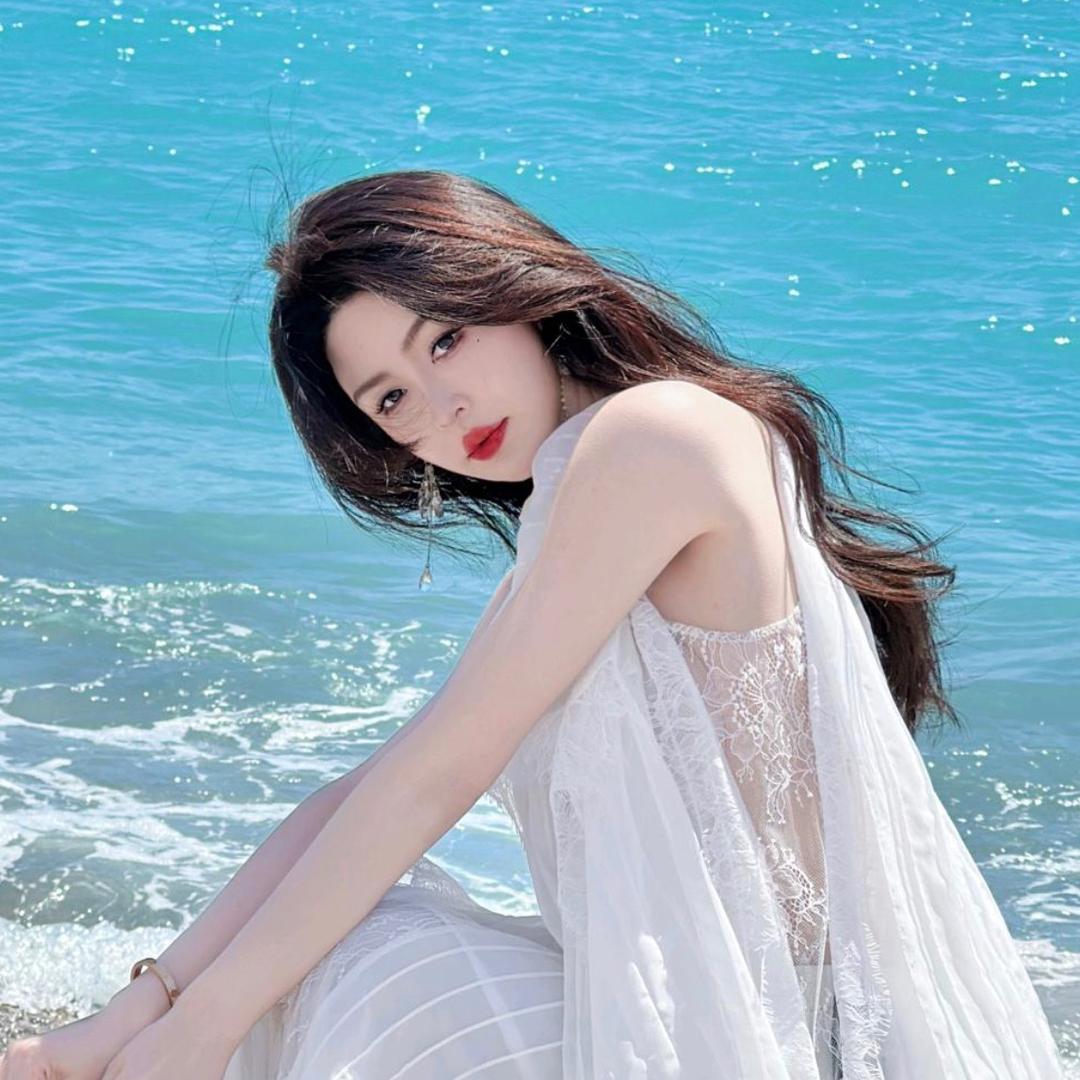余潇潇💗时尚穿搭