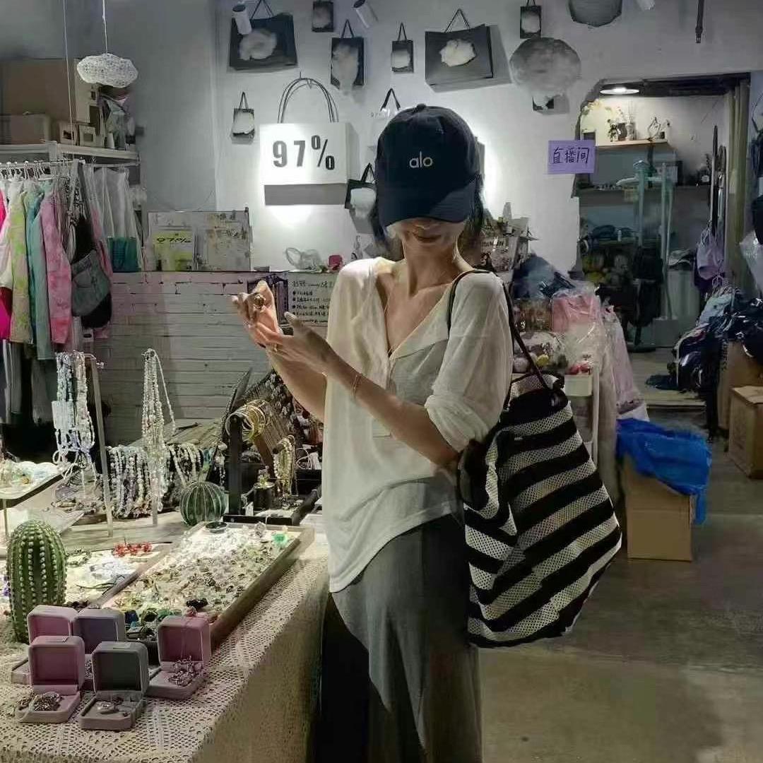 无语金金