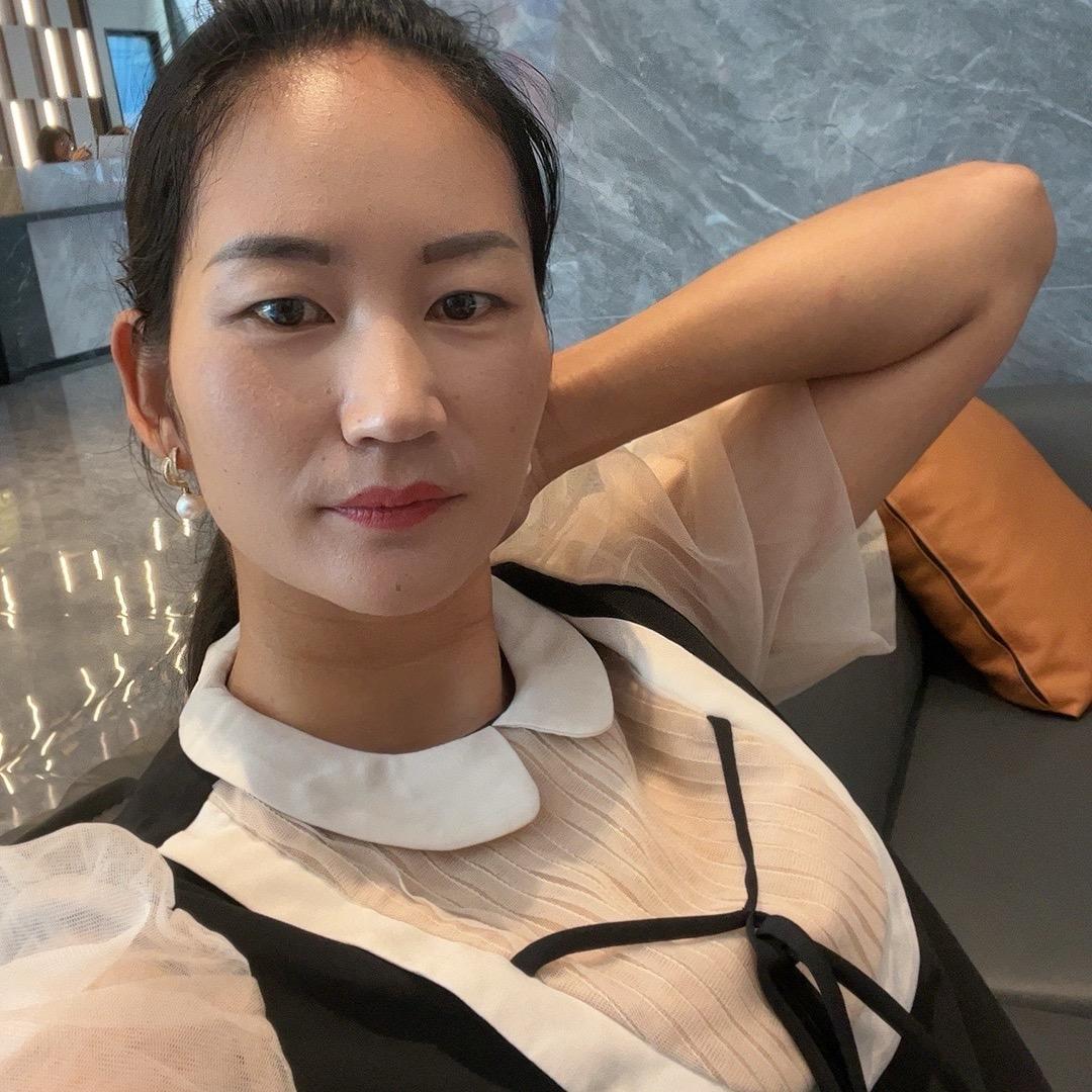 嵩明小街潮都鞋店