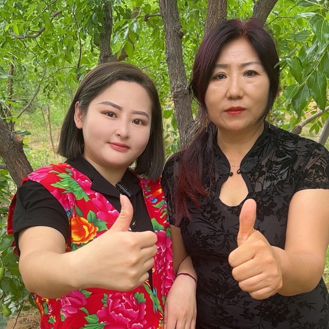 小娇娘俩