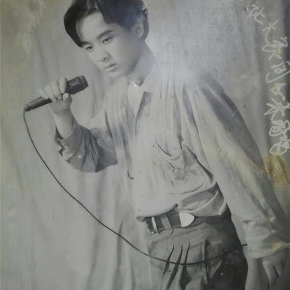 刘裁缝爱上了唱歌