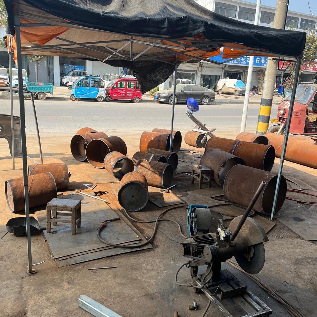 卖小麦压地滚的小哥哥