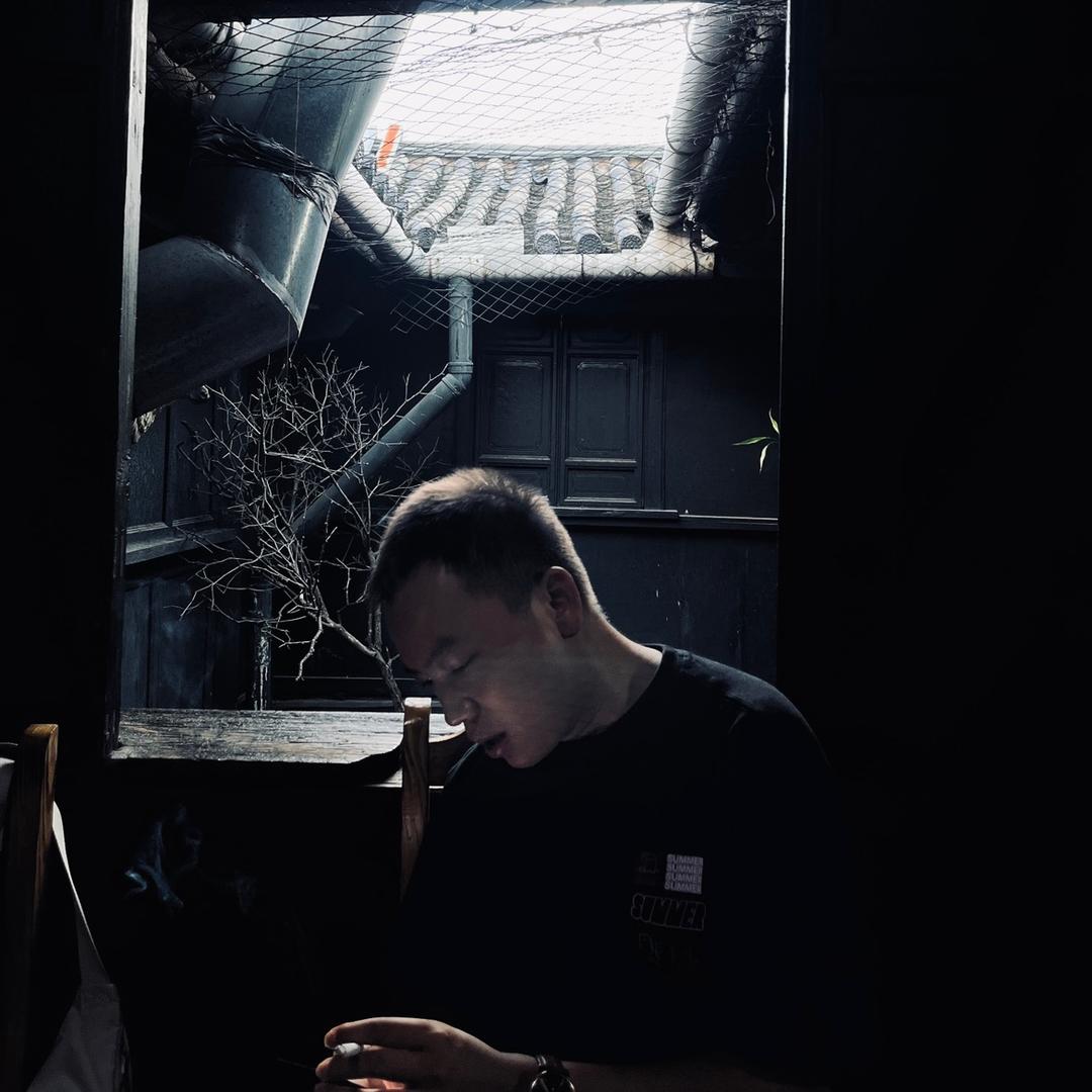 老奔.来款车