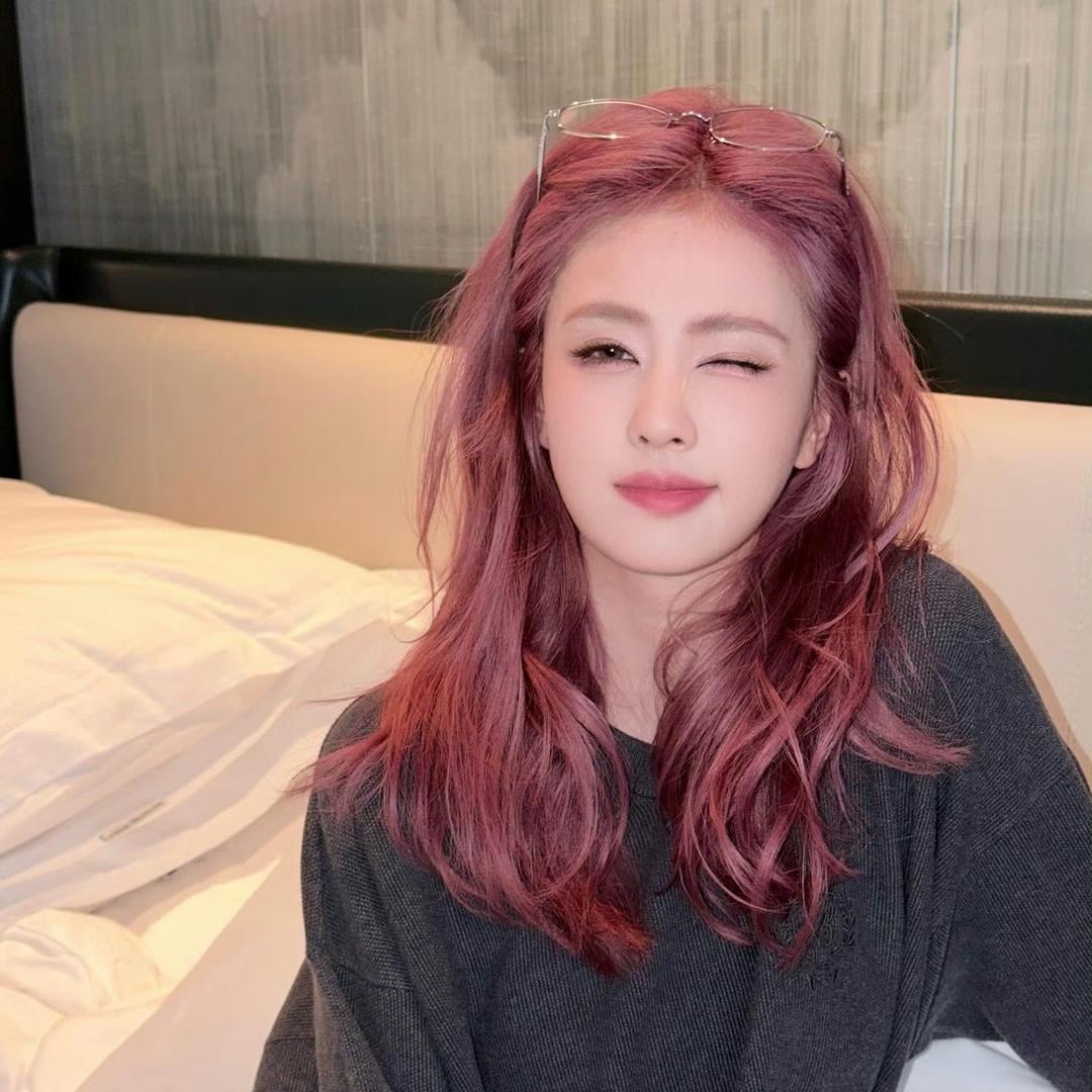 爱吃菠萝🍍   🦌