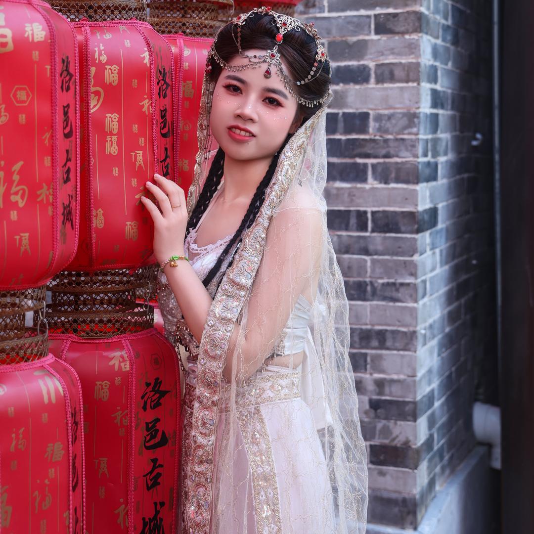 军翔百货长虹路店小霞
