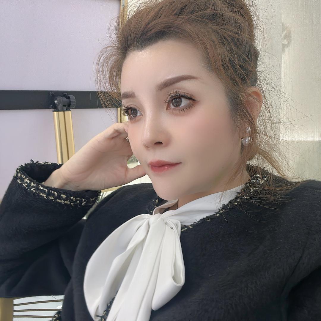 小脸通红