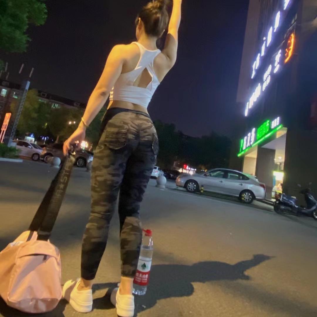 霞宝，