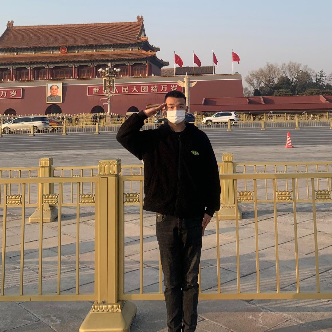 🇨🇳 任 小 哥