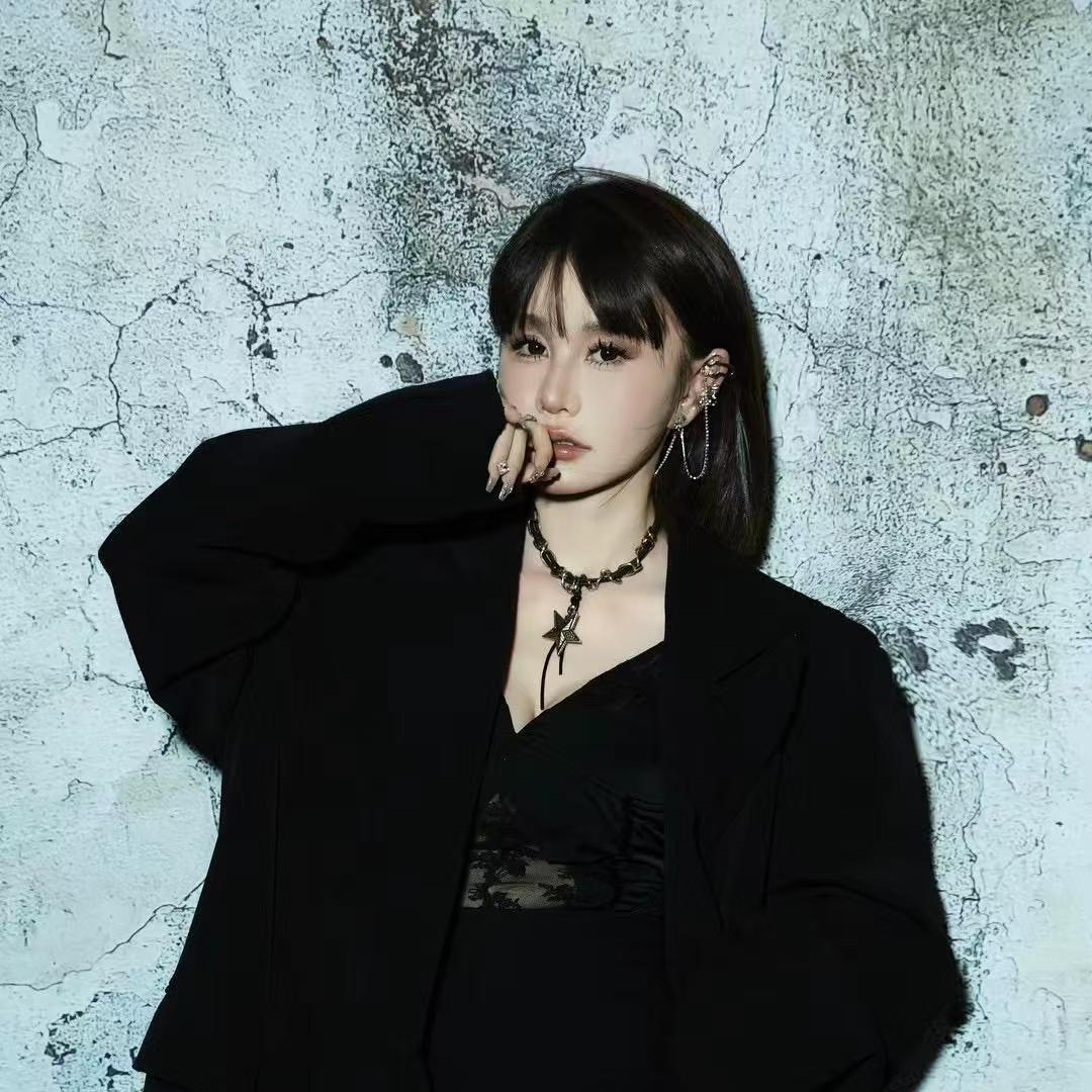 荣心心女装