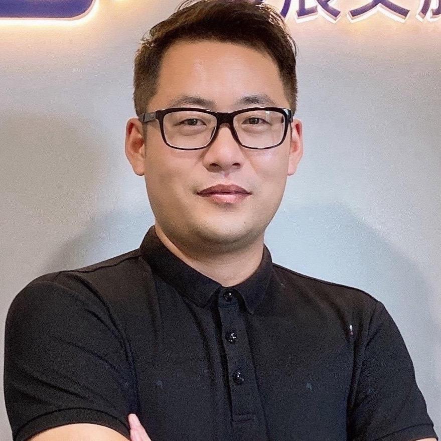 铁铁的左老师