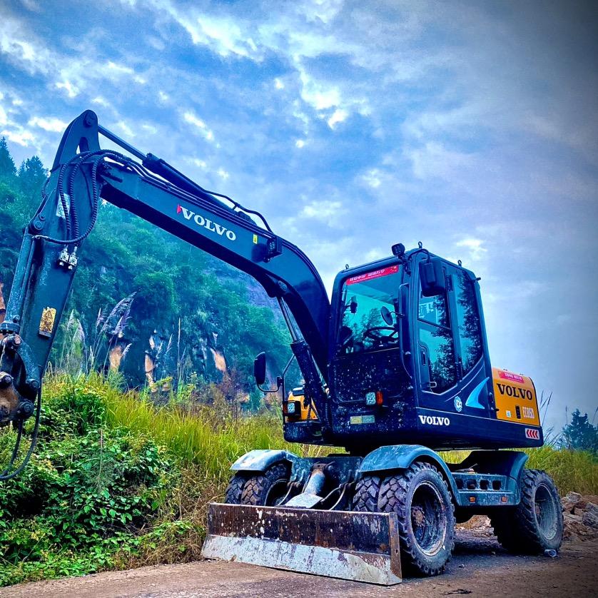 孙师傅开挖机不开辣挖机