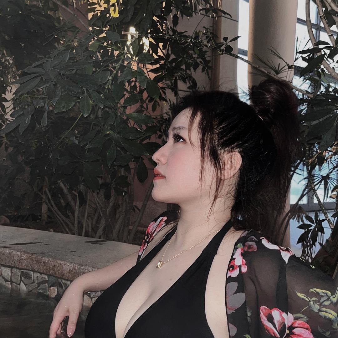酒蒙妍