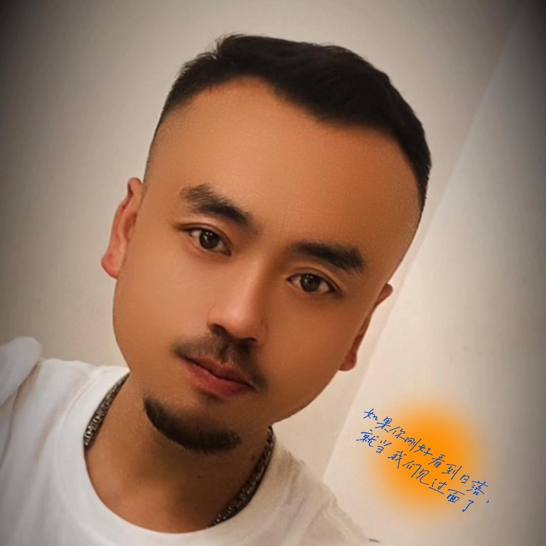 请叫李先生「追光者」